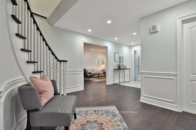 275 River Oaks Boulevard, Oakville, ON L6H 3V2
