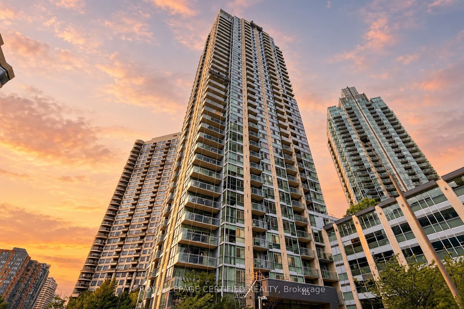 225 Webb Drive 603, Mississauga, ON L5B 4P2
