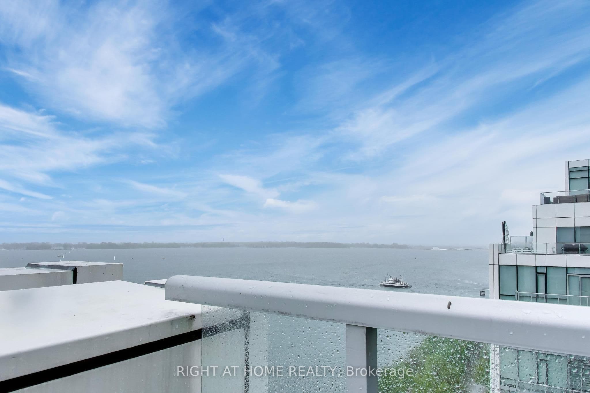 39 Queens Quay E 1126, Toronto, ON M5E 0A5