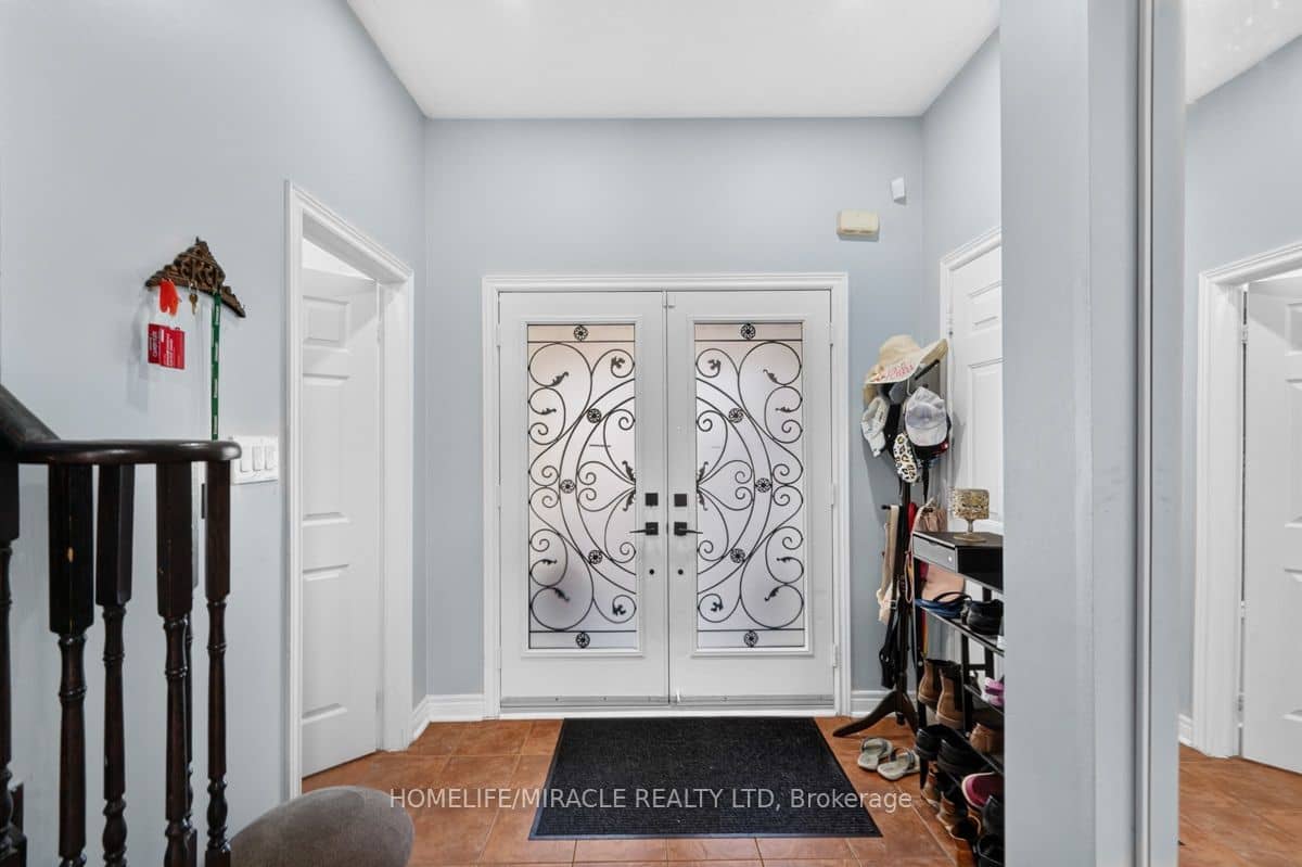 21 Chalkfarm Crescent, Brampton, ON L7A 3V8