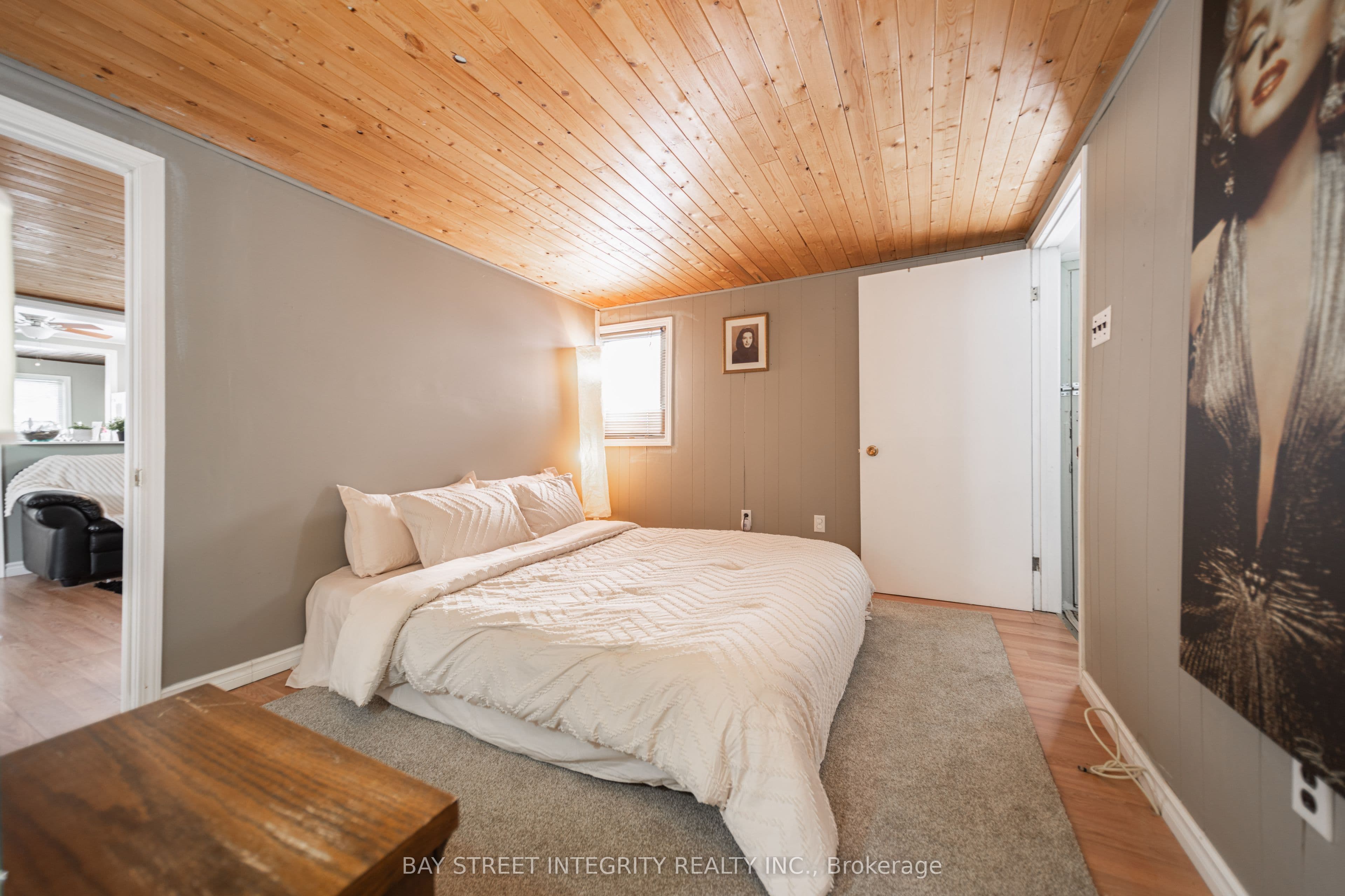 74 De La Salle Boulevard, Georgina, ON L0E 1S0
