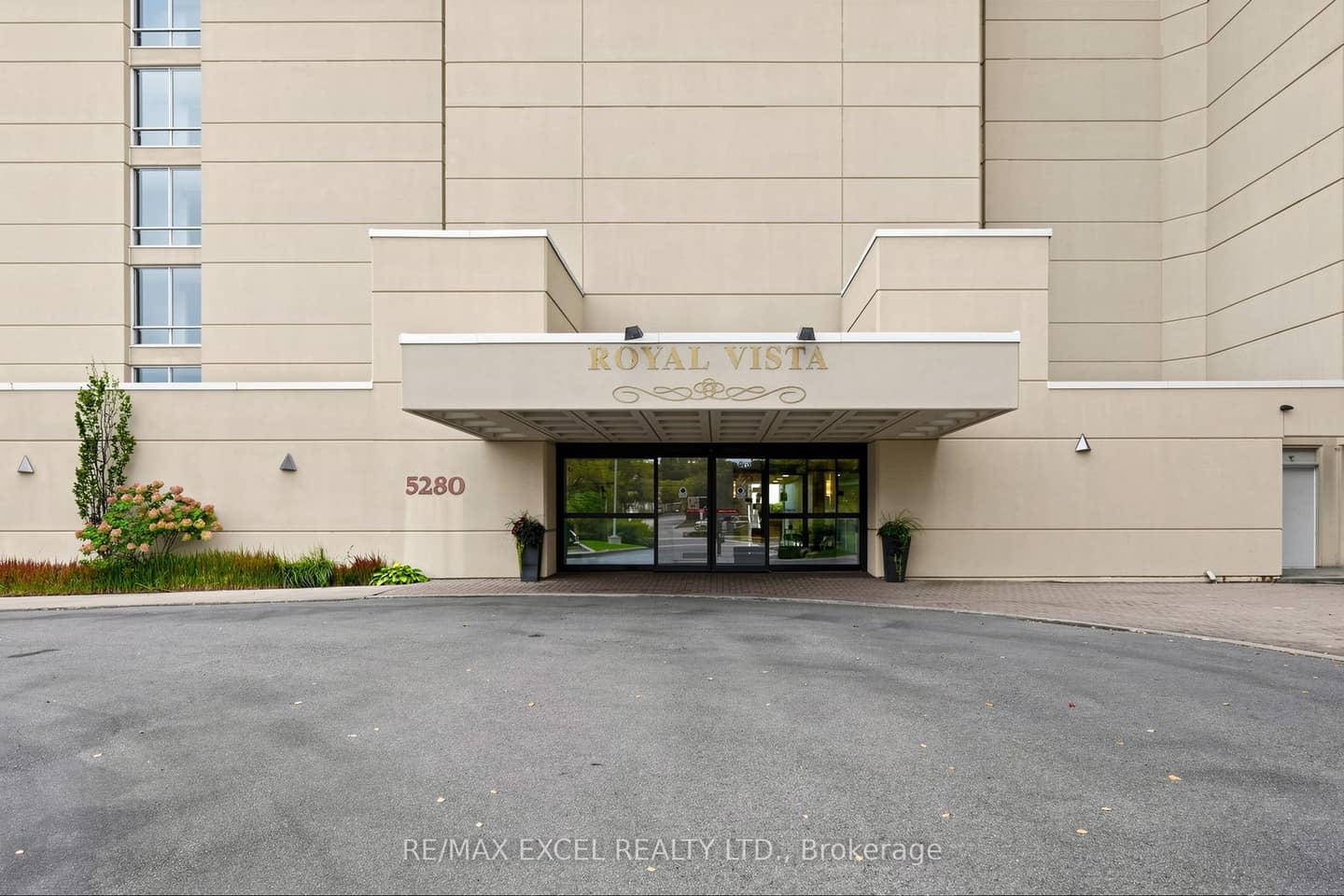5280 Lakeshore Road 607, Burlington, ON L7L 5R1