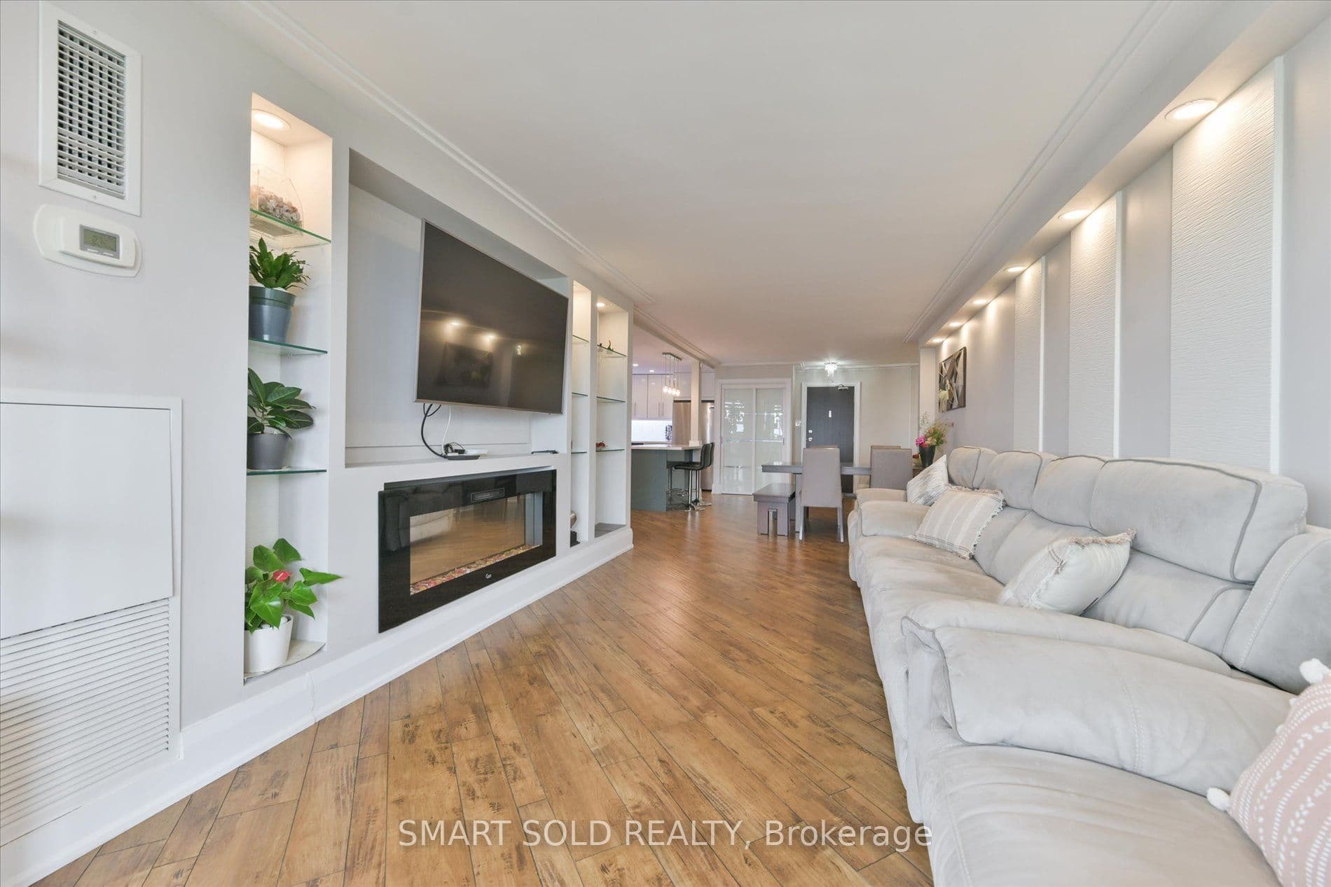 3303 Don Mills Road 3008, Toronto, ON M2J 4T6