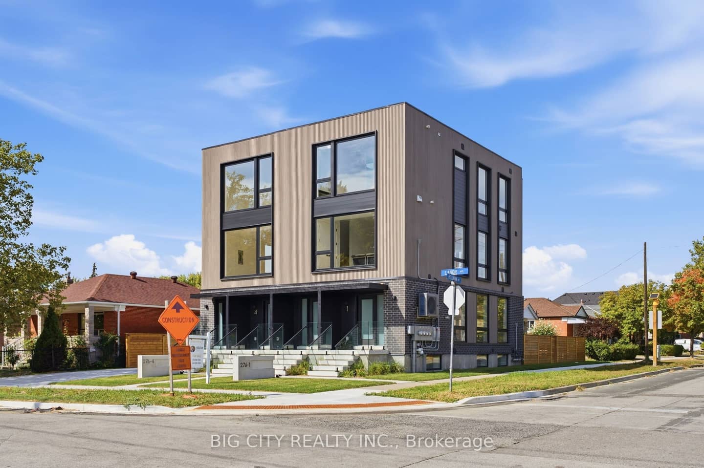 276 Lanor Avenue 2, Toronto, ON M8W 2P9