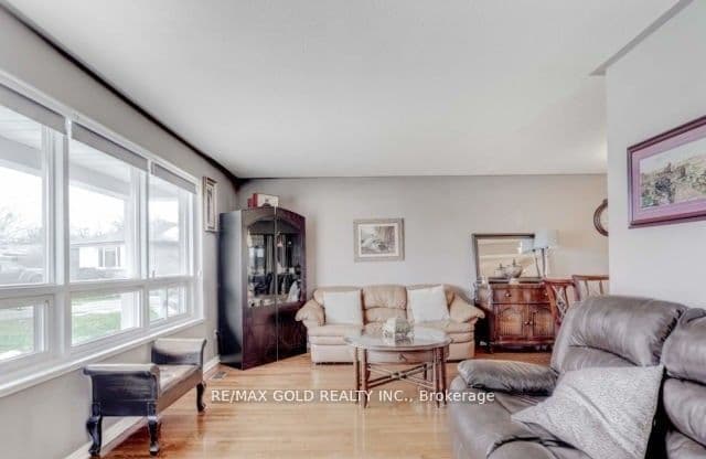 6 Monaco Court Basement, Toronto, ON M3N 1R8