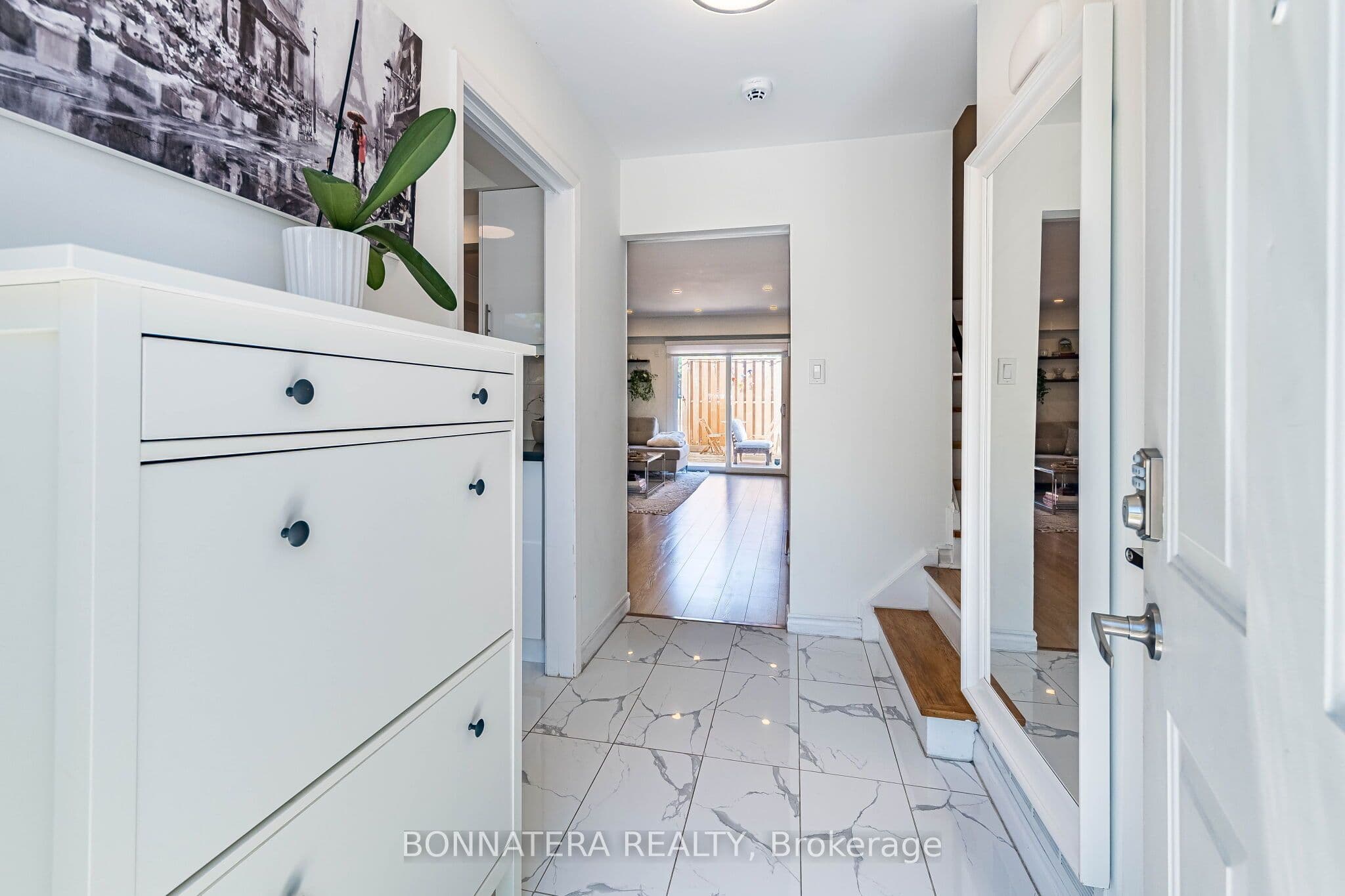 2097 Marine Drive, Oakville, ON L6L 1B8
