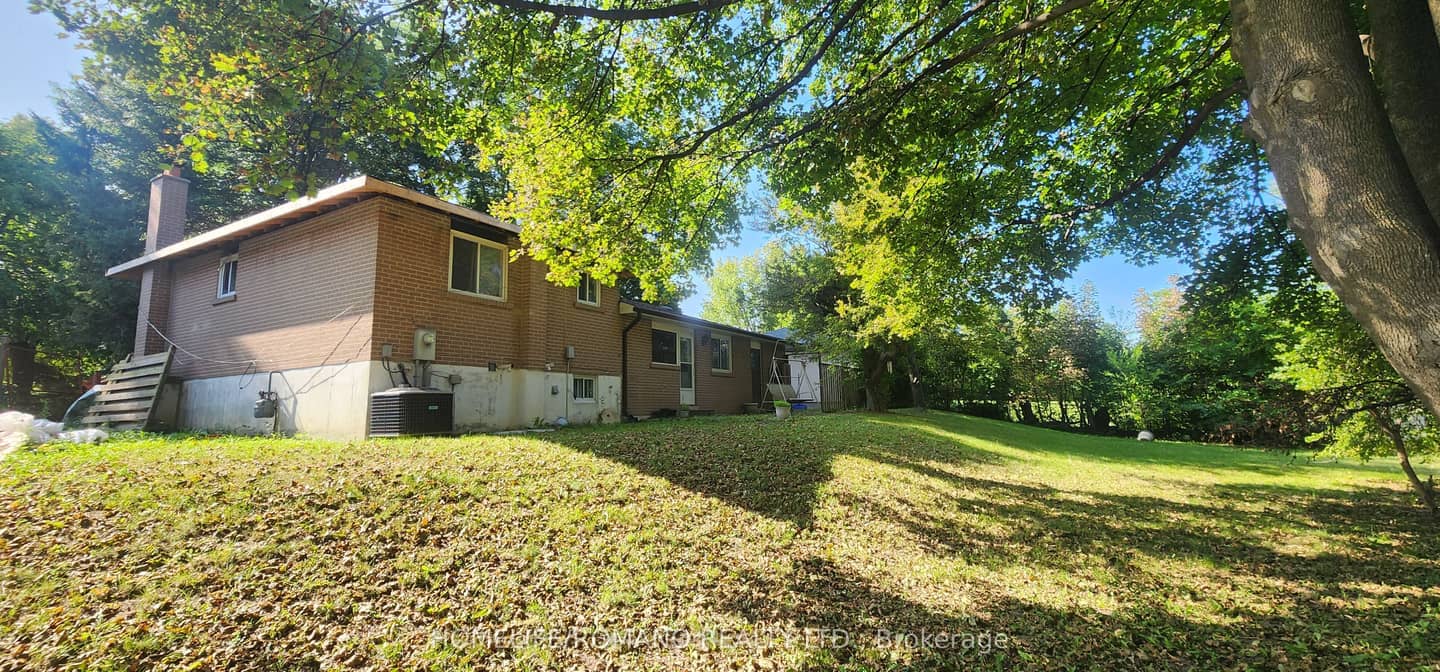 14 Threadneedle Crescent, Toronto, ON M2H 1Z4