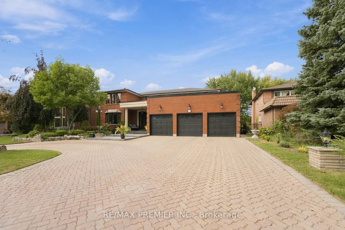 98 Cairnburg Place, Vaughan, ON L4L 3L5