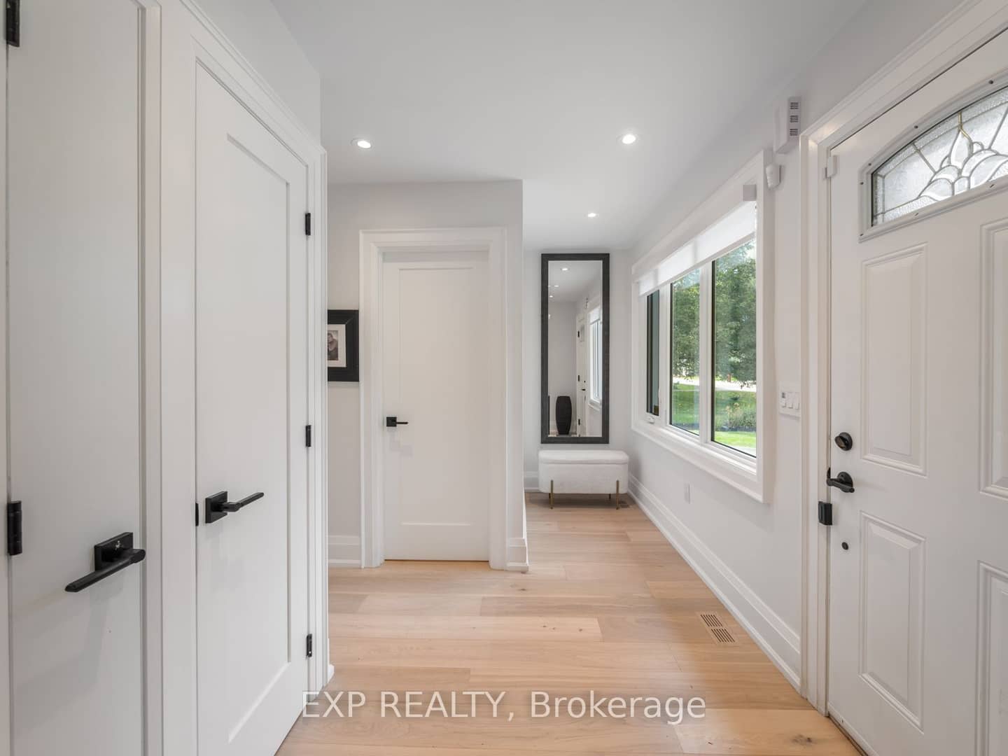 25 Morton Avenue, East Gwillimbury, ON L0G 1V0