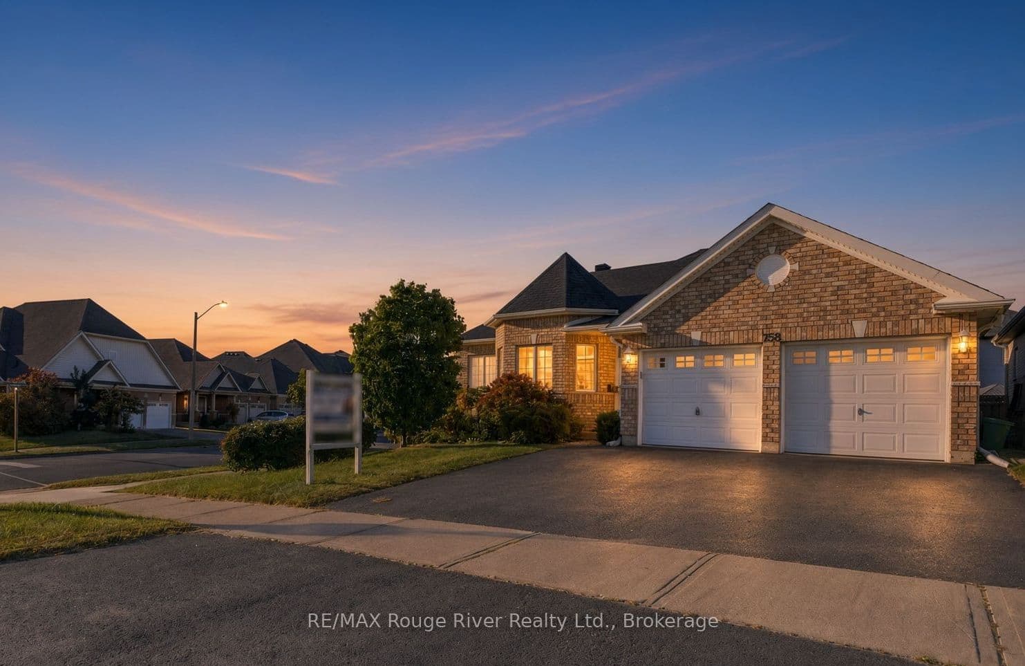 758 Coldstream Drive, Oshawa, ON L1K 2Z3