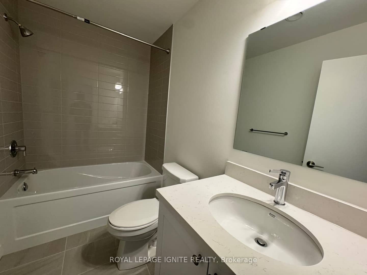 51 Clarington Boulevard 110, Clarington, ON L1C 7J8