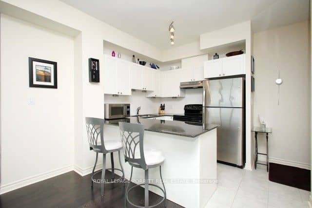 3865 Lake Shore Boulevard W 1109, Toronto, ON M8W 0A2