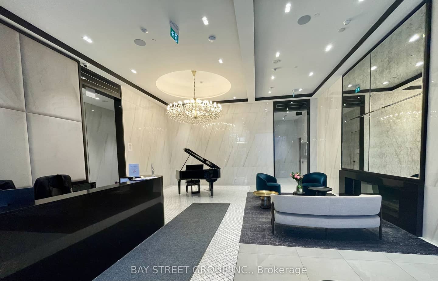 8 Wellesley Street W 4009, Toronto, ON M4Y 0J5