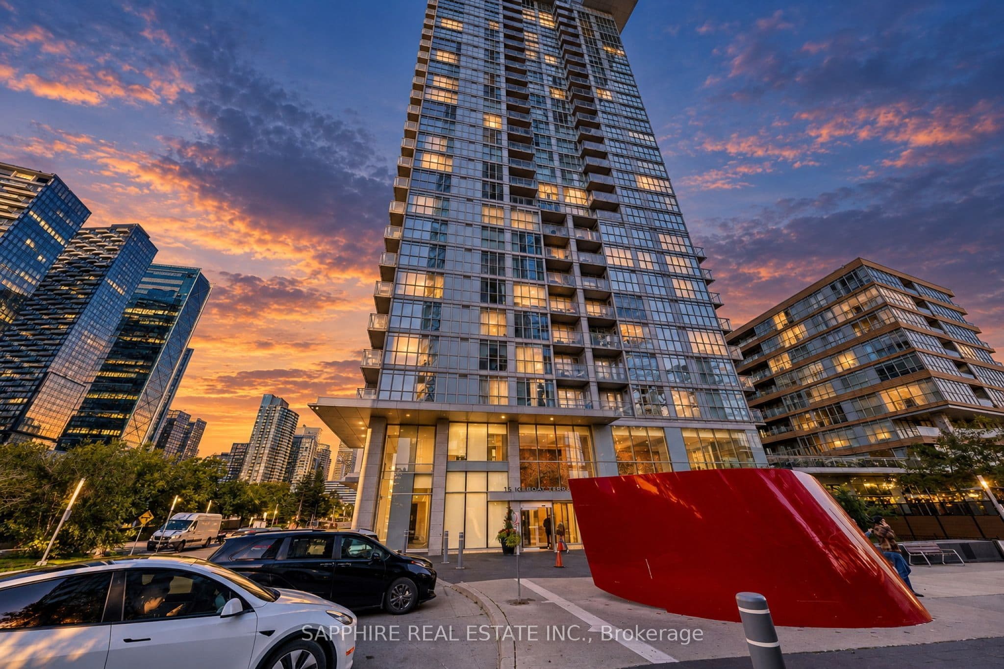 15 Iceboat Terrace 541, Toronto, ON M5V 4A5
