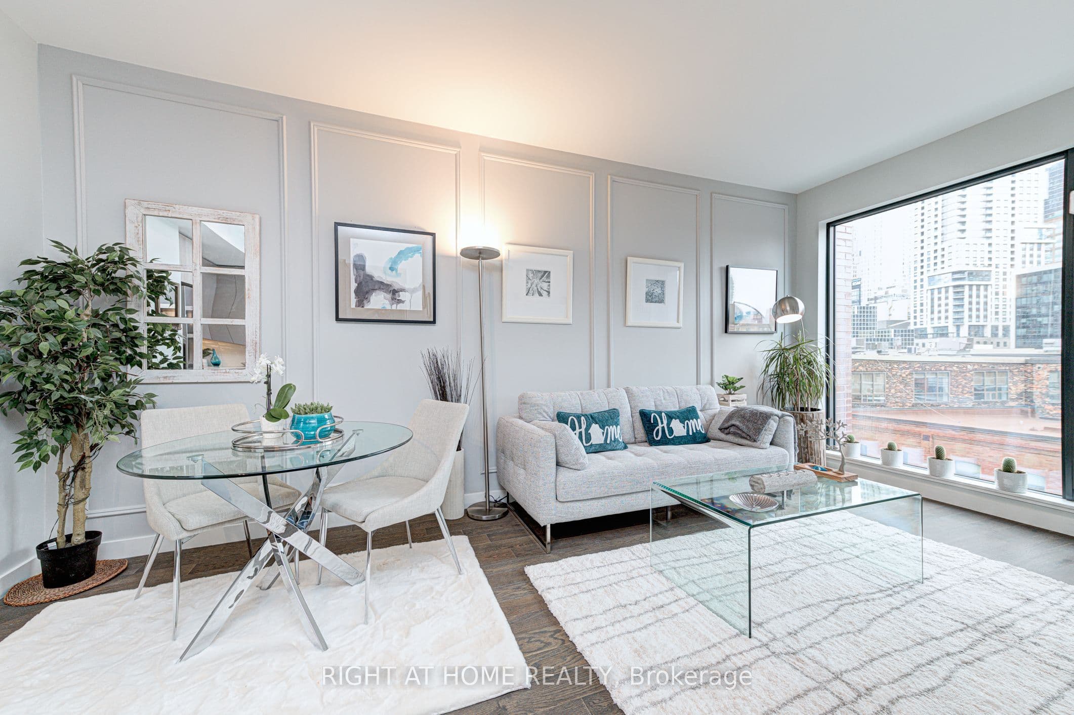 2A Church Street 411, Toronto, ON M5E 1Z4
