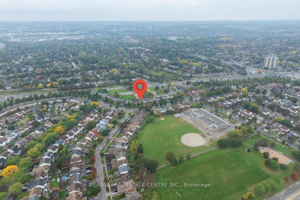 257 Wright Crescent, Ajax, ON L1S 5S5