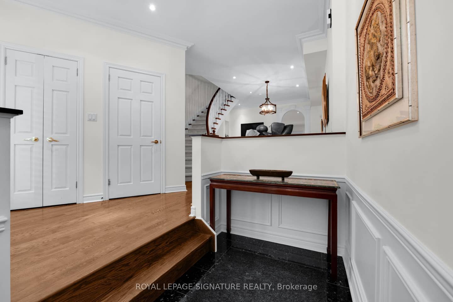 104 Pleasant Boulevard, Toronto, ON M4T 1J8