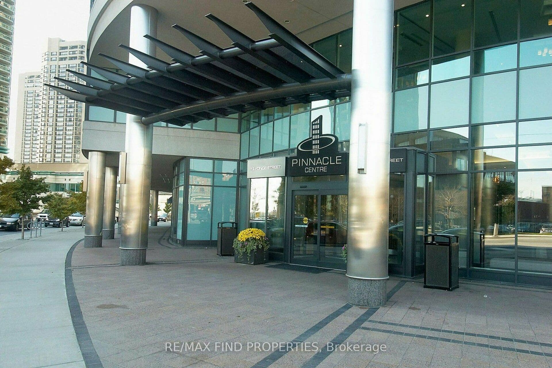 12 Yonge Street 1505, Toronto, ON M5E 1Z9