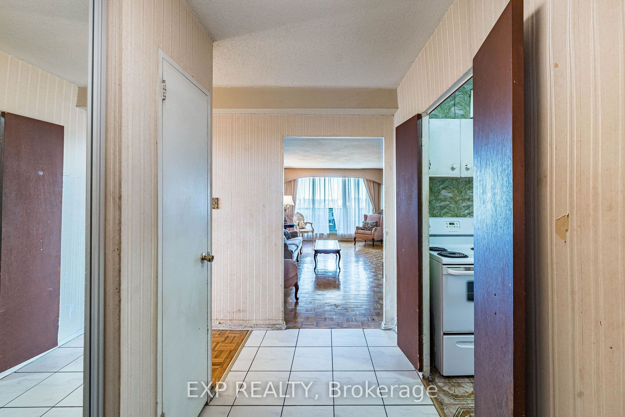 85 Emmett Avenue 2412, Toronto, ON M6M 5A2