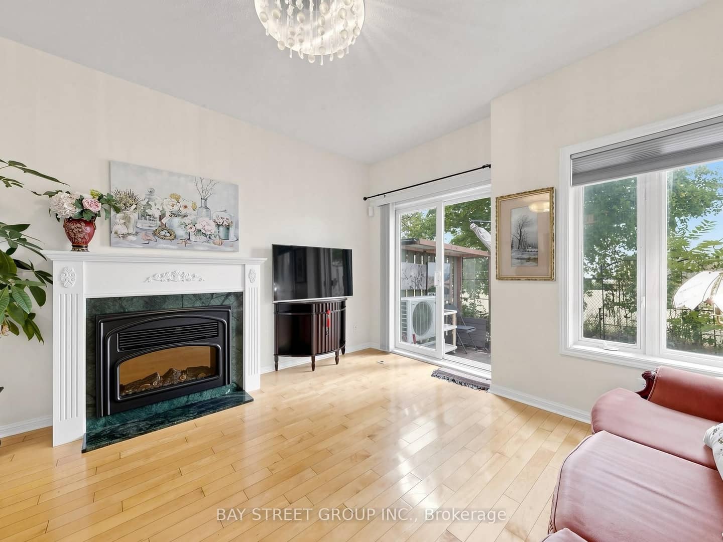4 St Moritz Way 2, Markham, ON L3R 4E8
