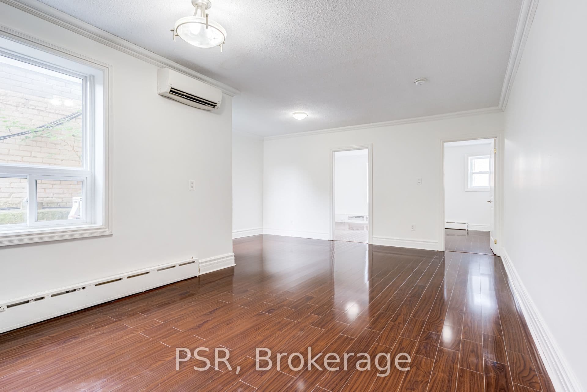 2 Craighurst Avenue 2, Toronto, ON M4R 1J8