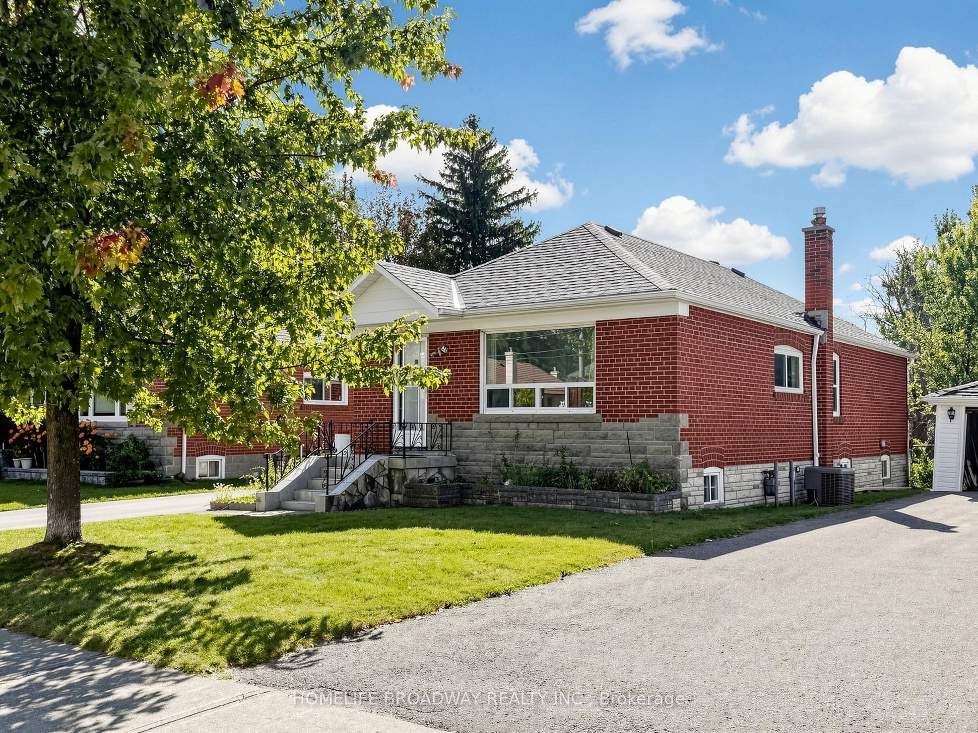 28 Ionview Road, Toronto, ON M1K 2Z4