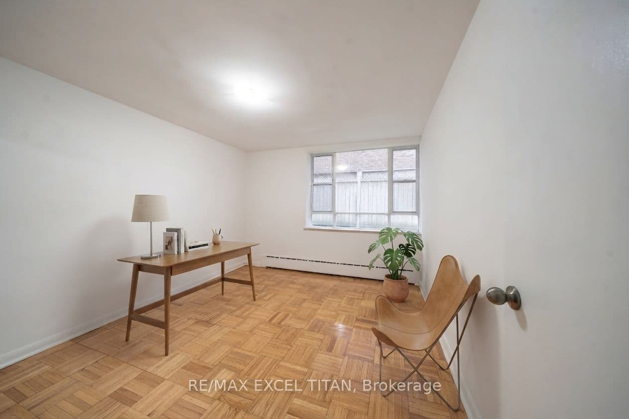 77 Erskine Avenue 111, Toronto, ON M4P 1Y5