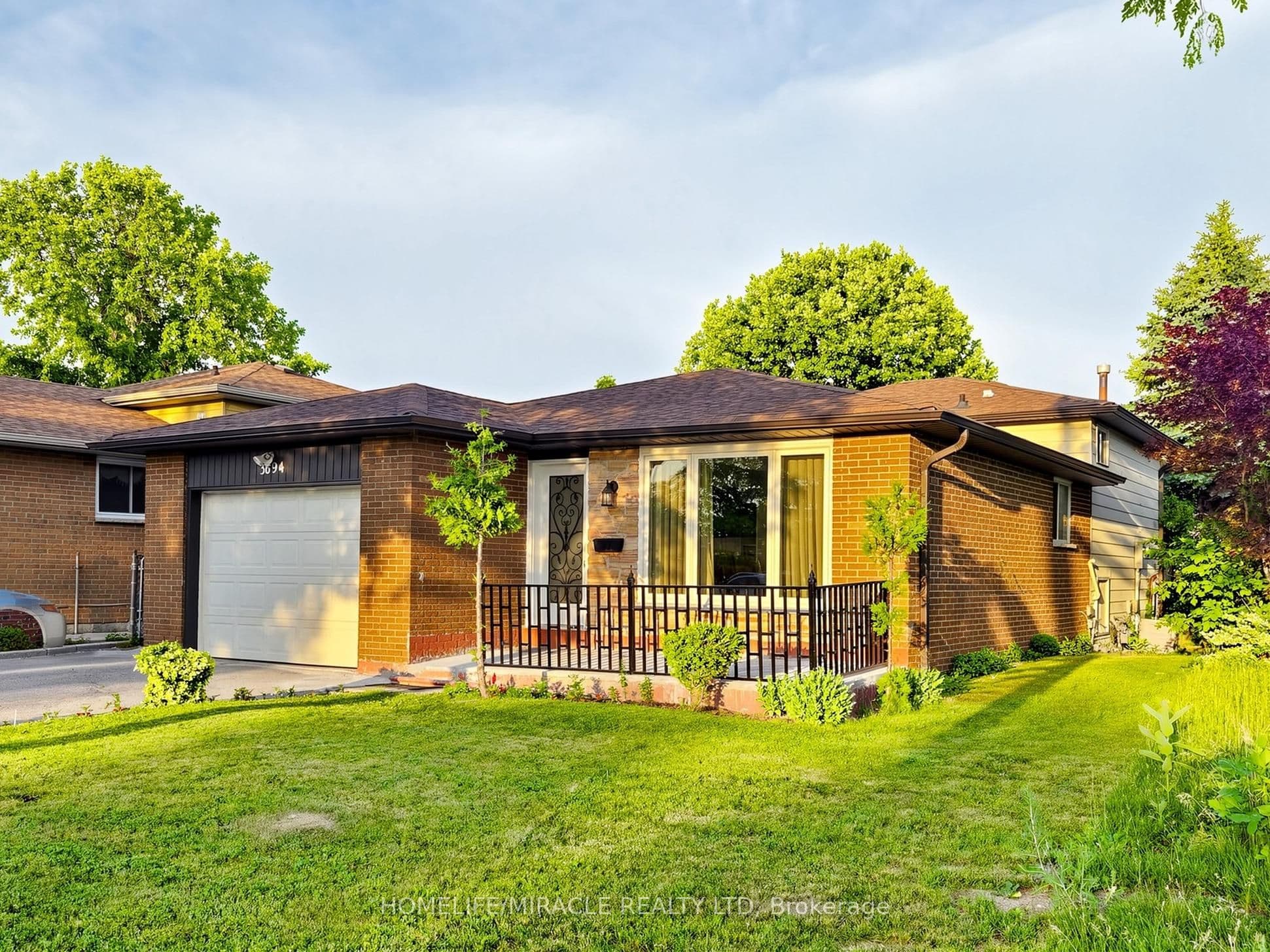 3694 Brandon Gate Drive, Mississauga, ON L4T 3M8