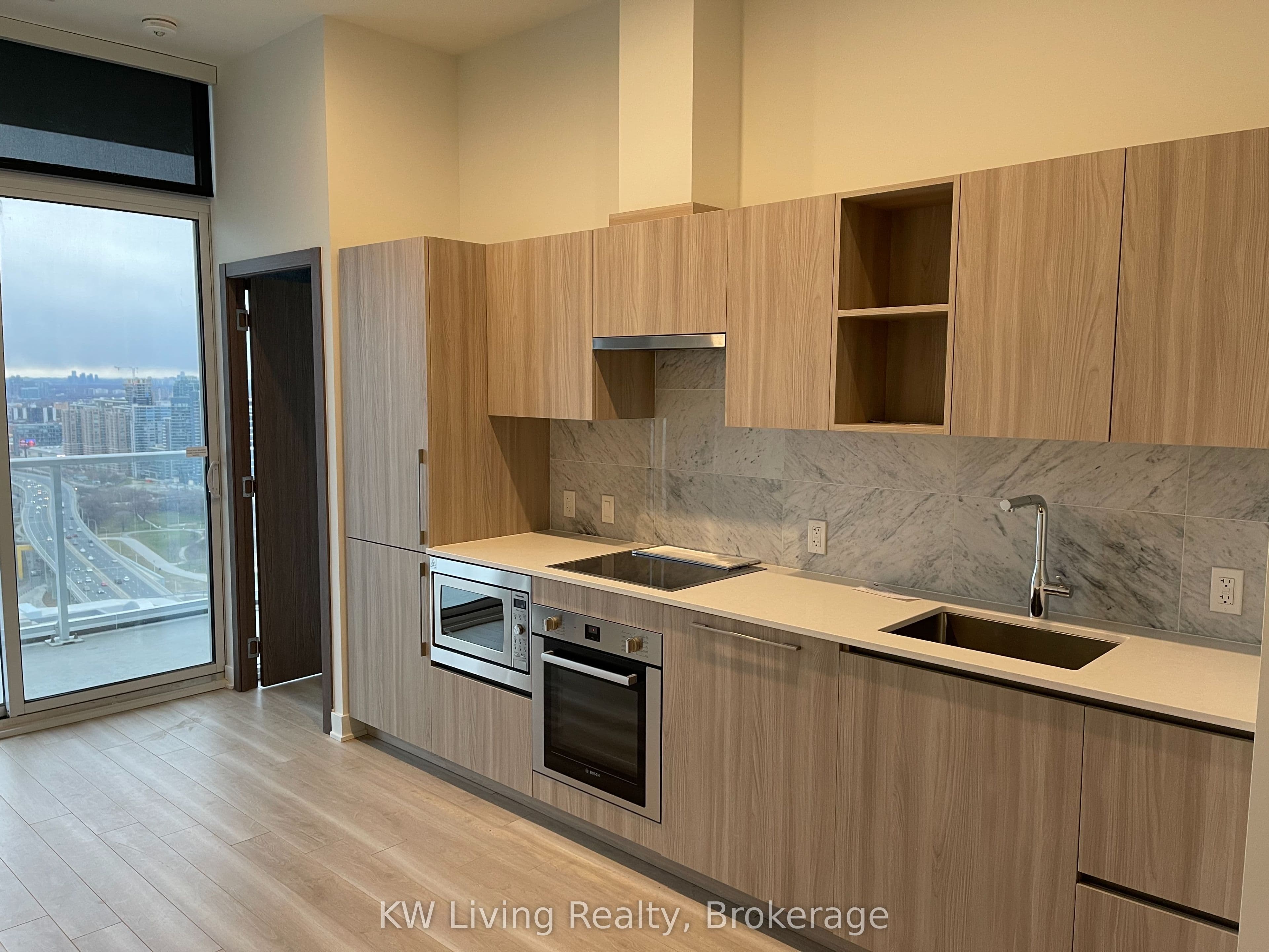 19 Bathurst Street 4202, Toronto, ON M5V 0N2