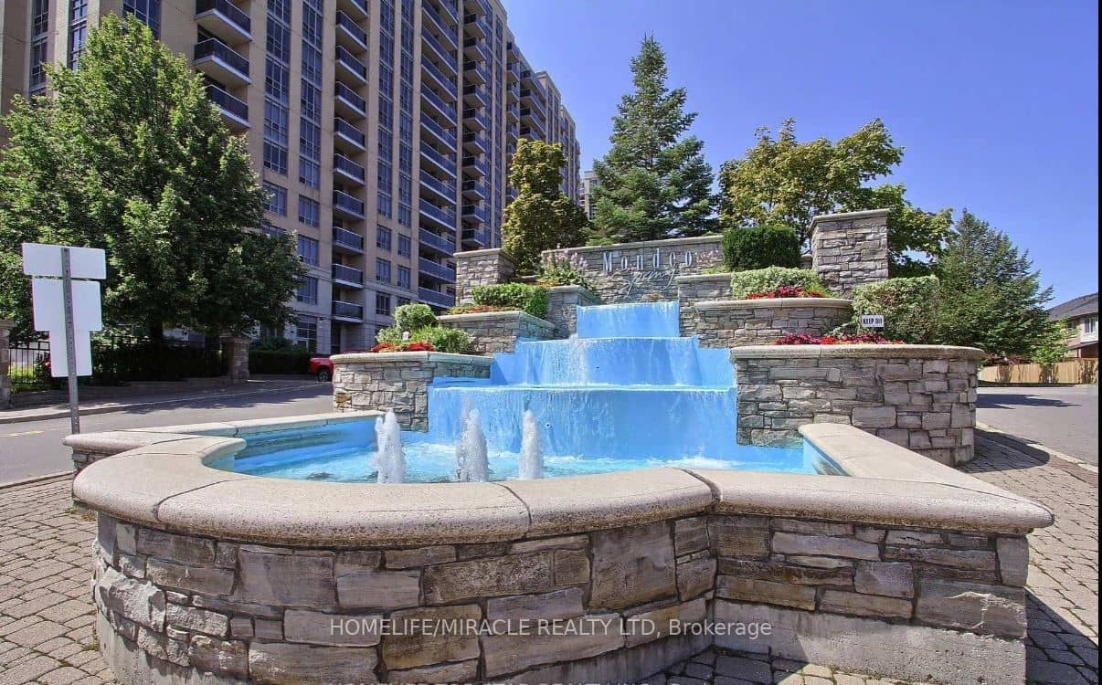 18 Mondeo Drive 441, Toronto, ON M1P 5C8