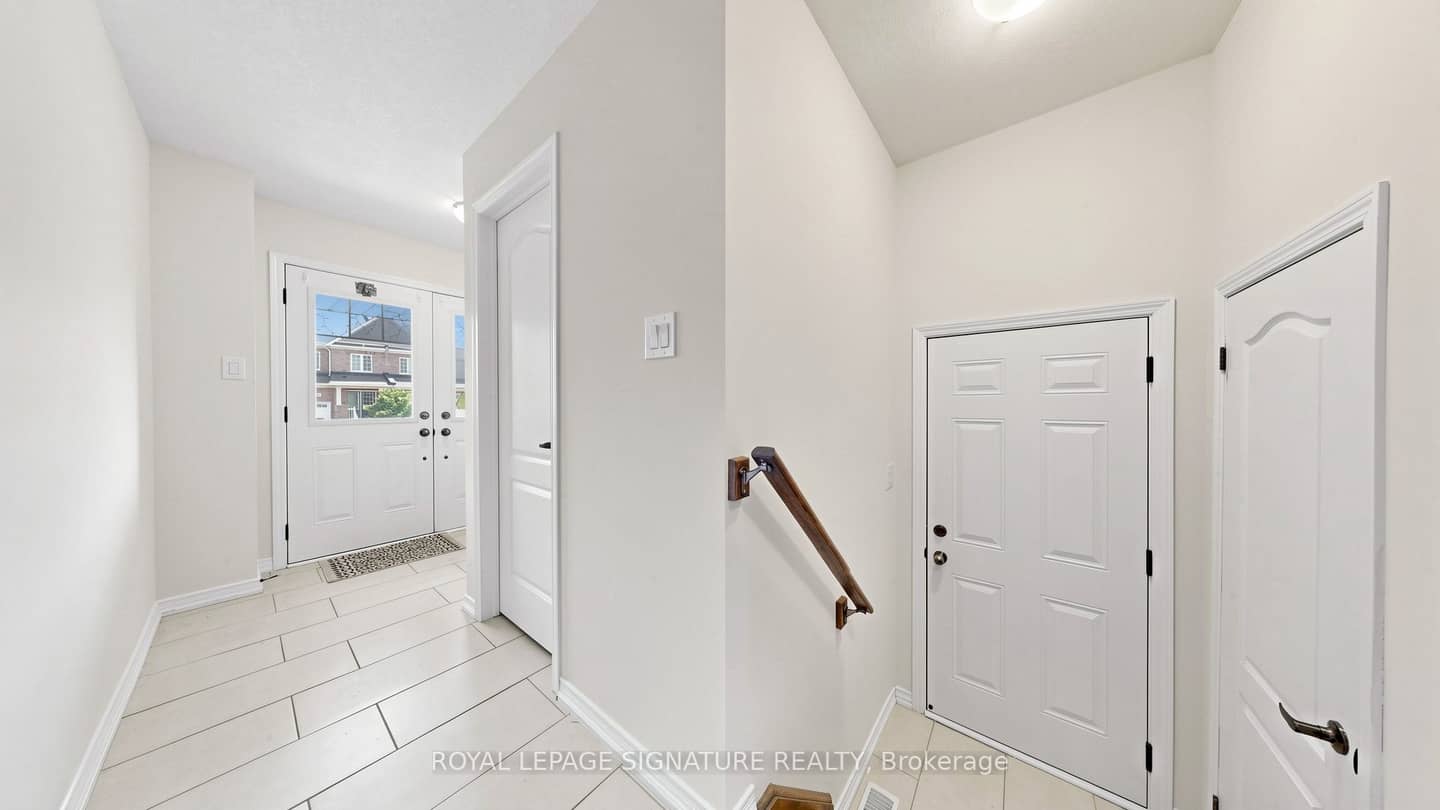 492 Queen Mary Drive, Brampton, ON L7A 0C7