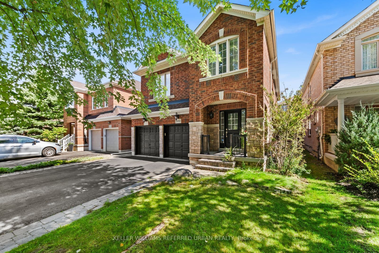1002 Oaktree Crescent, Newmarket, ON L3X 2Z3