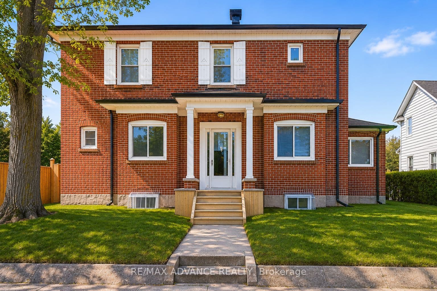 33 Castlefield Avenue, Toronto, ON M4R 1G5