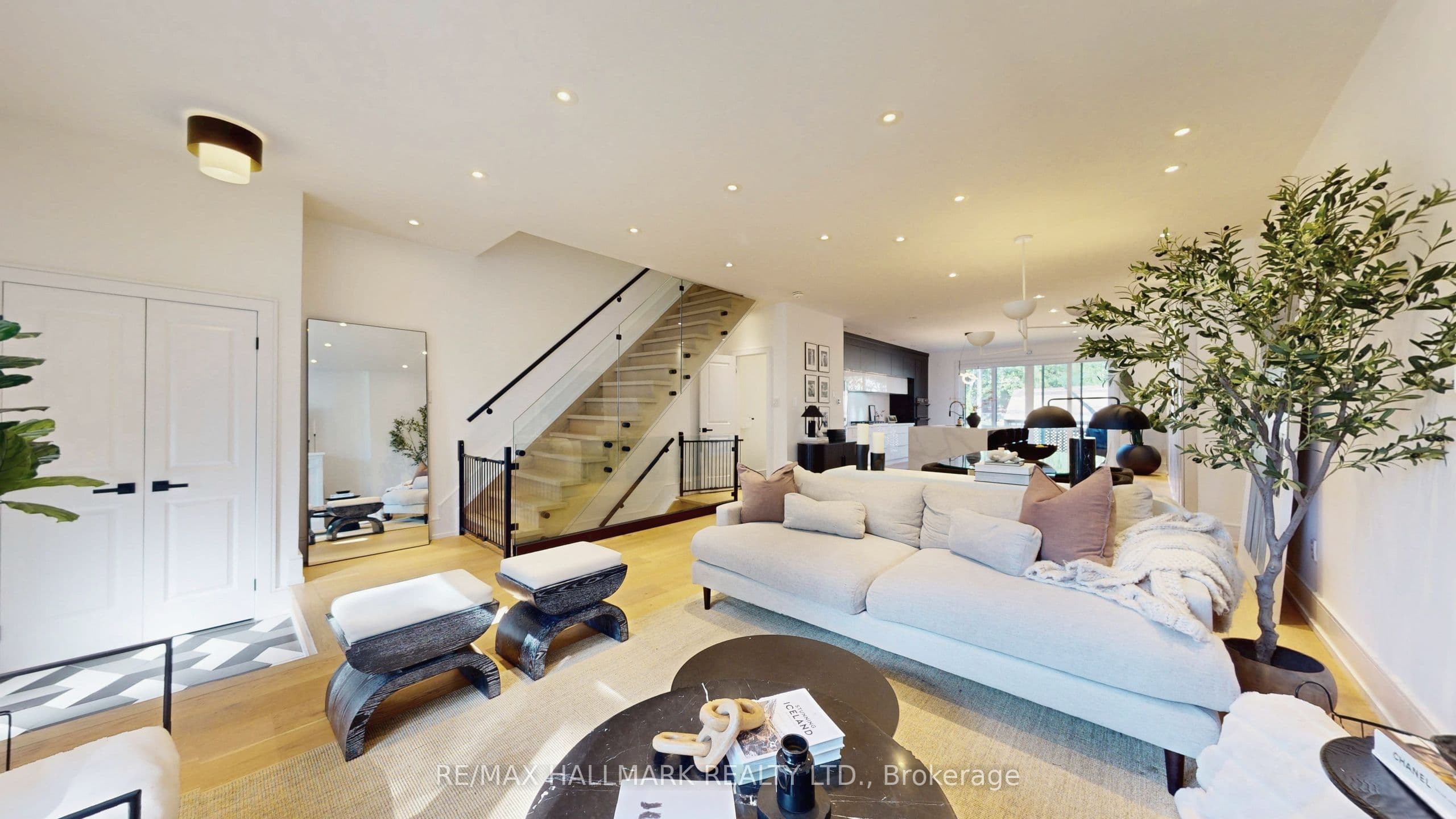 33 Kimberley Avenue, Toronto, ON M4E 2Z3