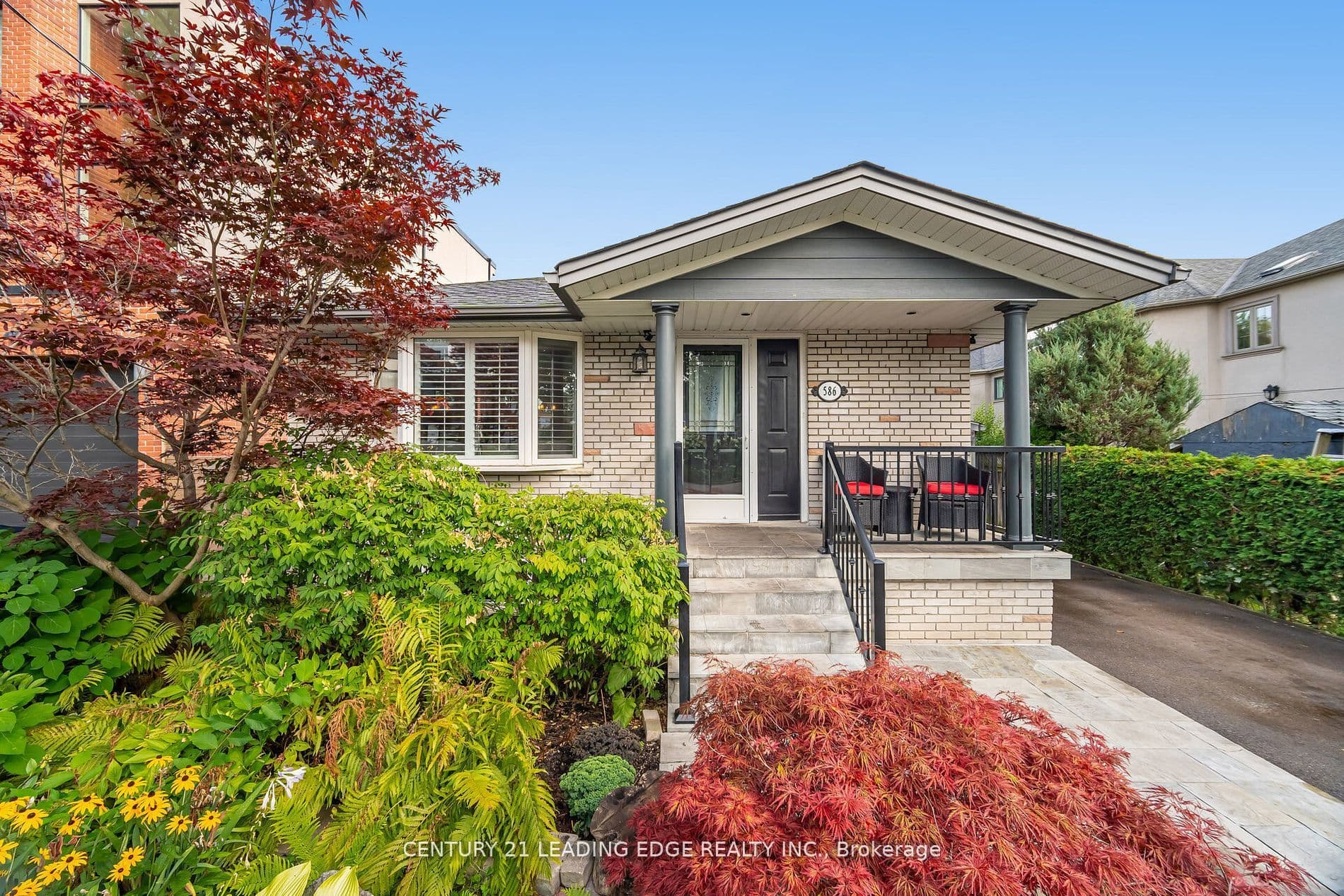 586 Curzon Avenue, Mississauga, ON L5G 1P9