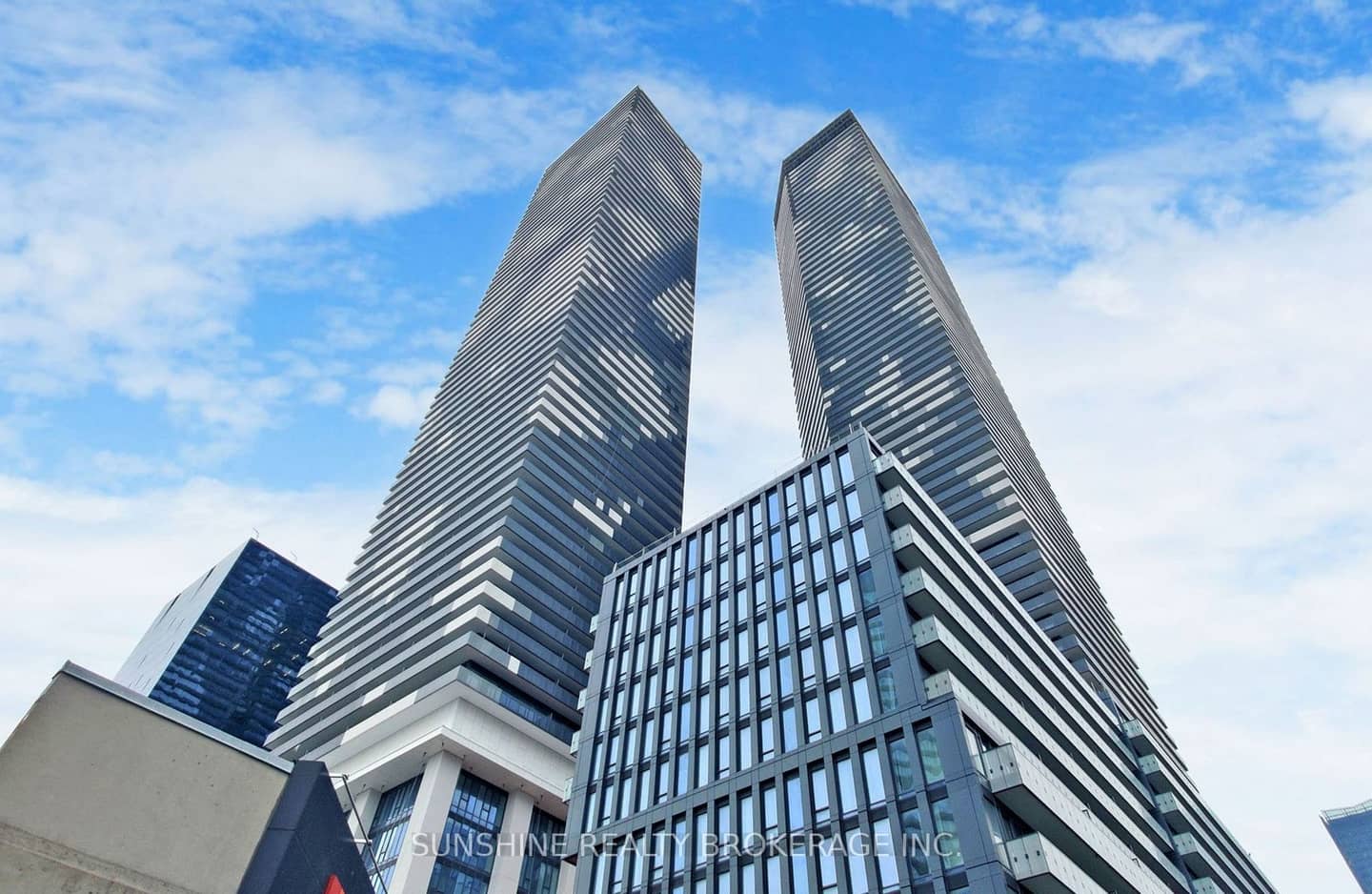 138 Downes Street PH212, Toronto, ON M5E 0E4