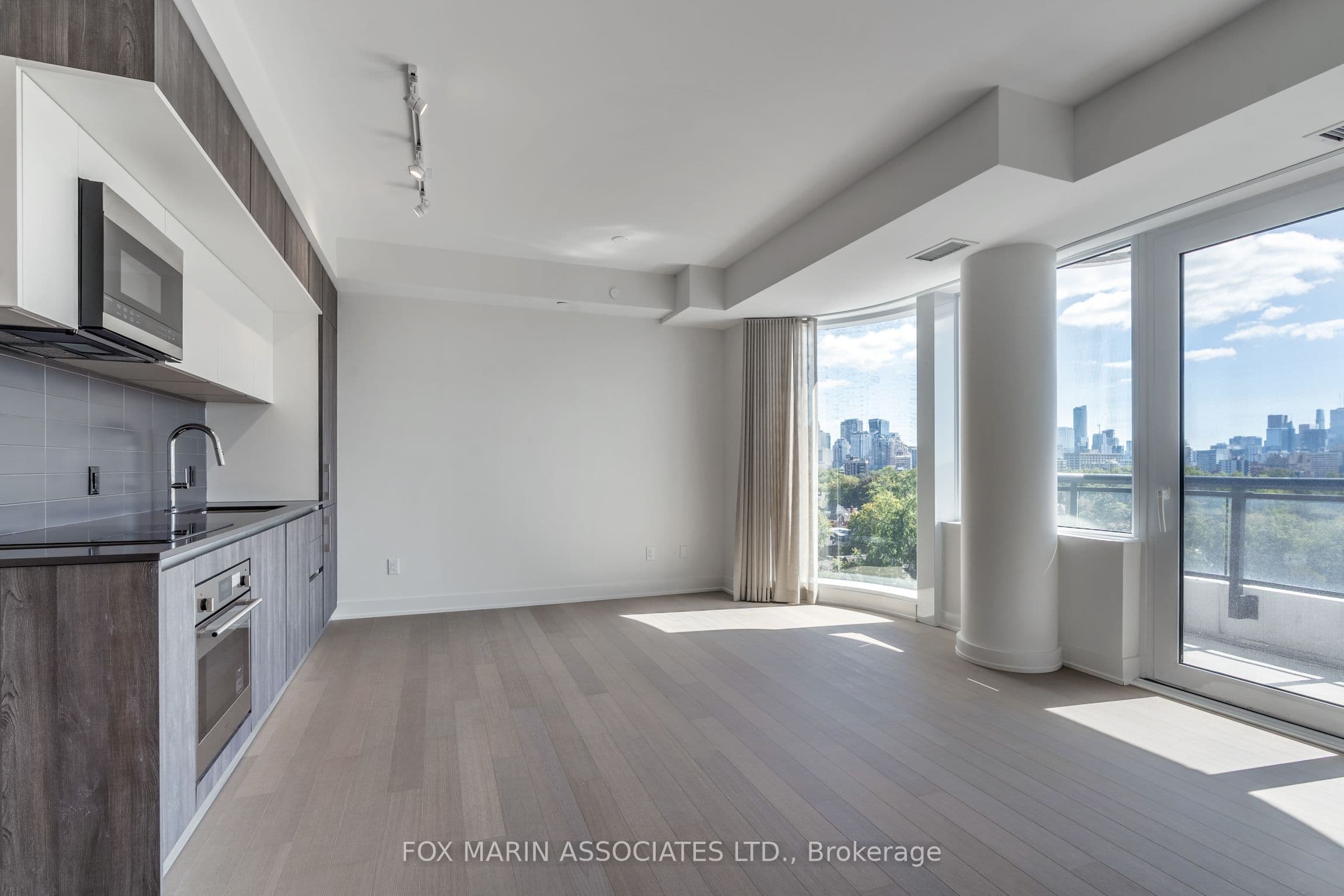 322 Dupont Street 801, Toronto, ON M5R 0E3
