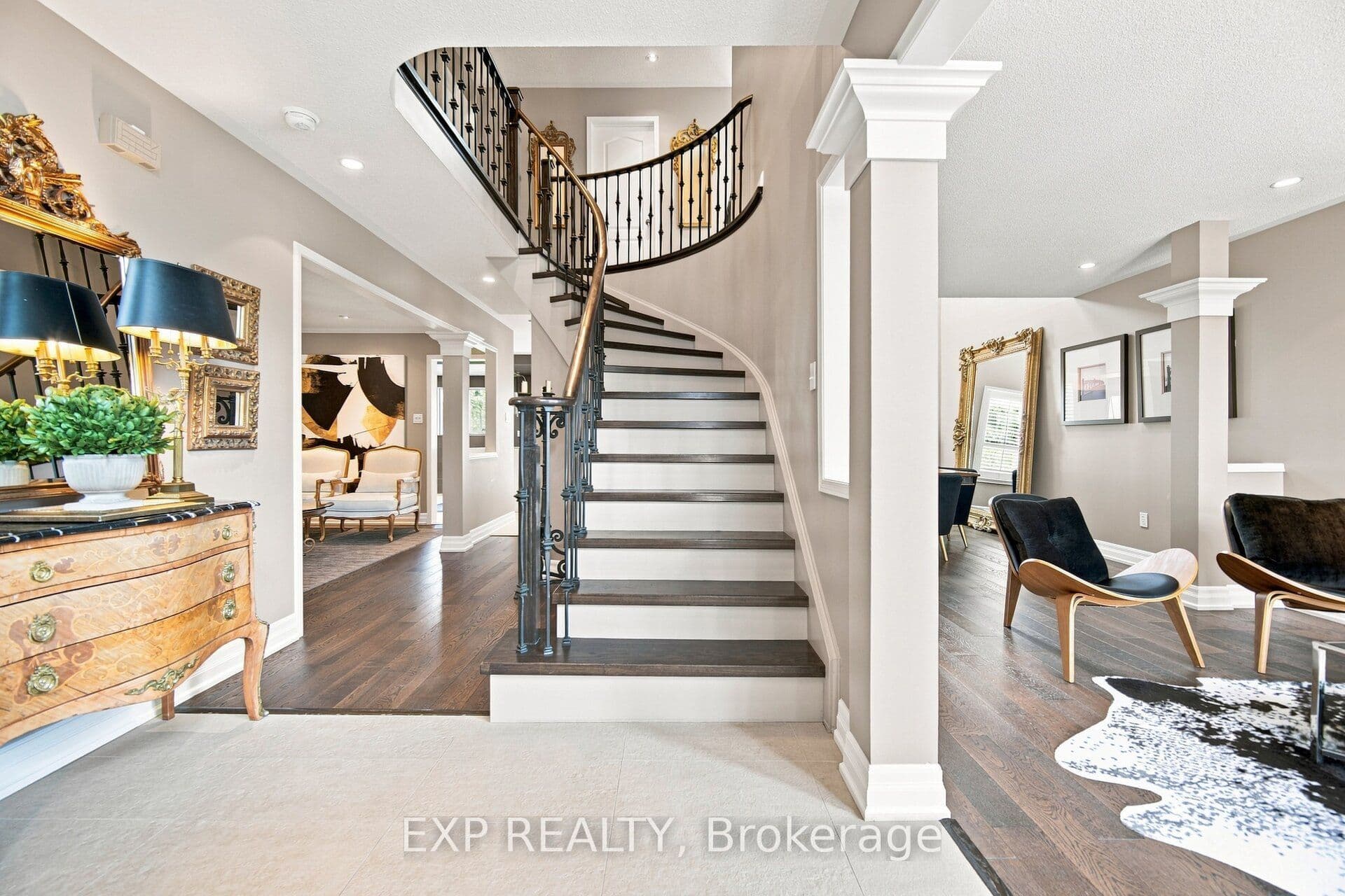5911 Greensboro Drive, Mississauga, ON L5M 5S4