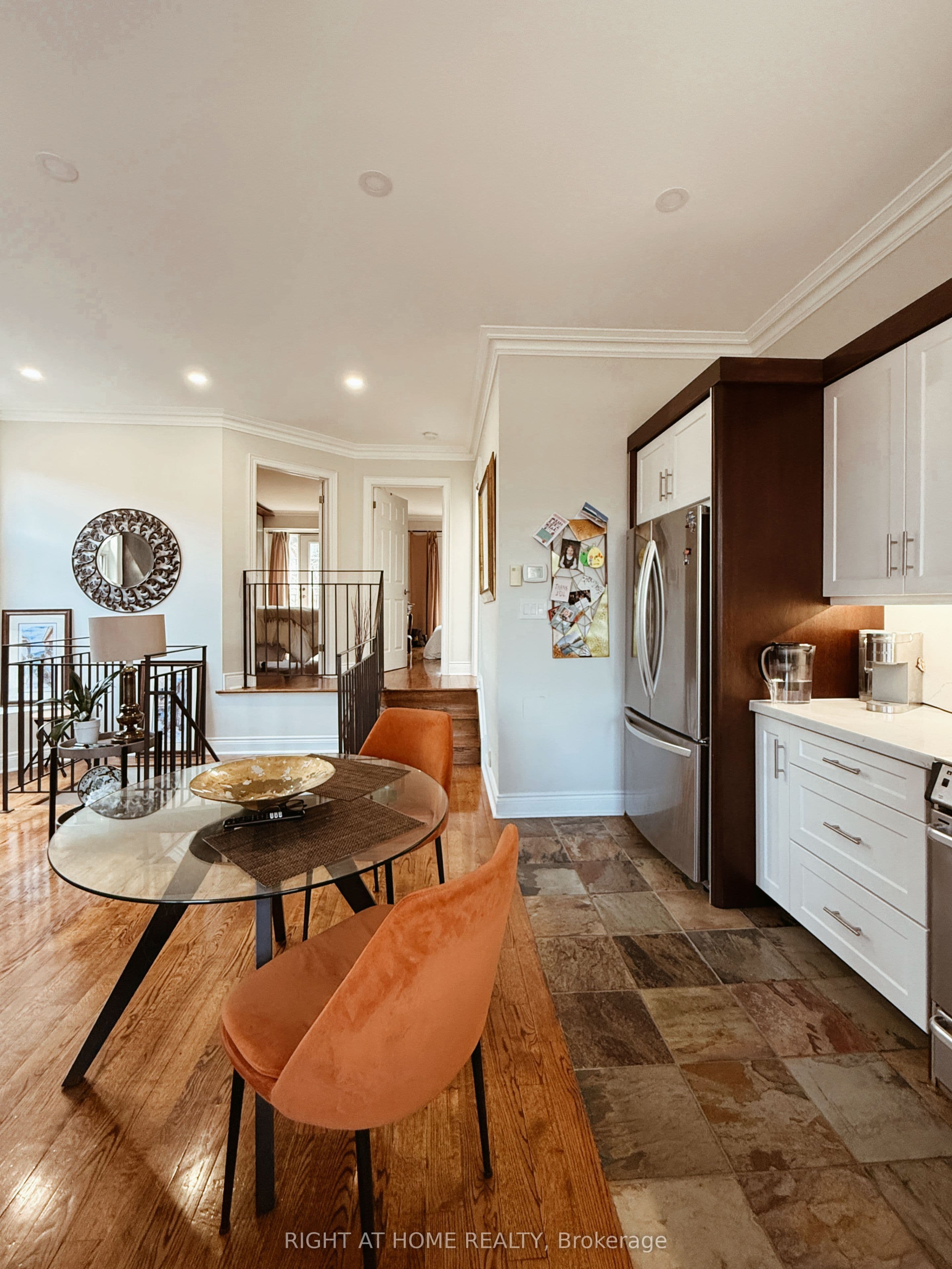 1186 Royal York Road 1, Toronto, ON M9A 4B3