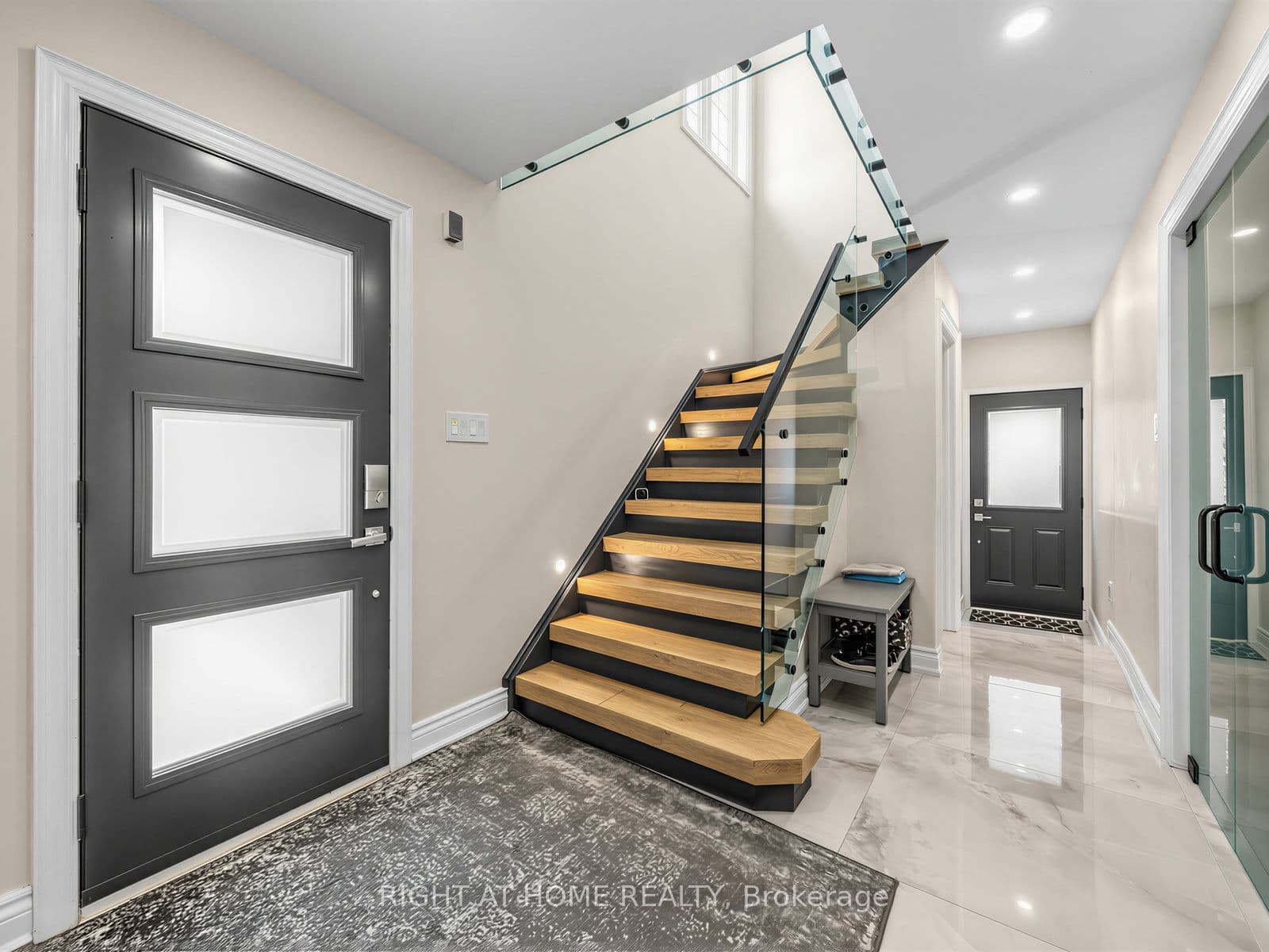 4236 Credit Pointe Drive, Mississauga, ON L5M 3K2