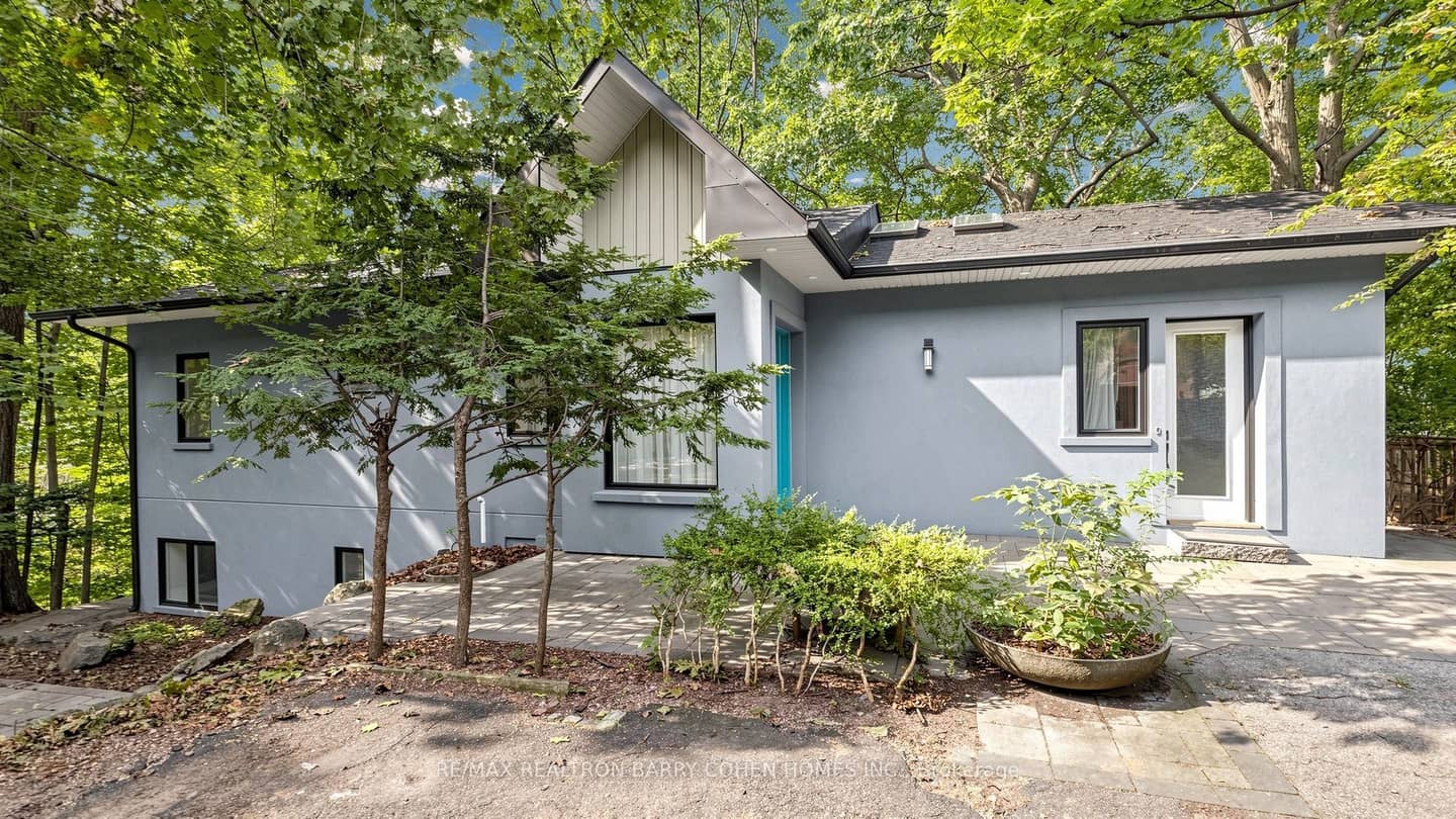 7 Greenbrook Drive, Toronto, ON M6M 2J8