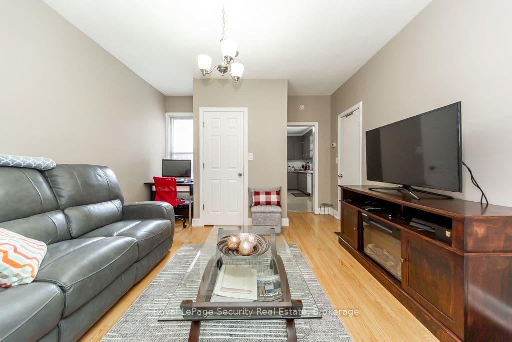 77 Brandon Avenue, Toronto, ON M6H 2E2