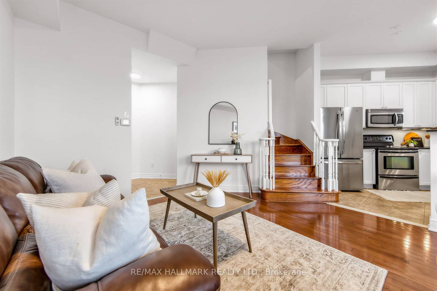 34 Fairhead Mews, Toronto, ON M4E 3Y4