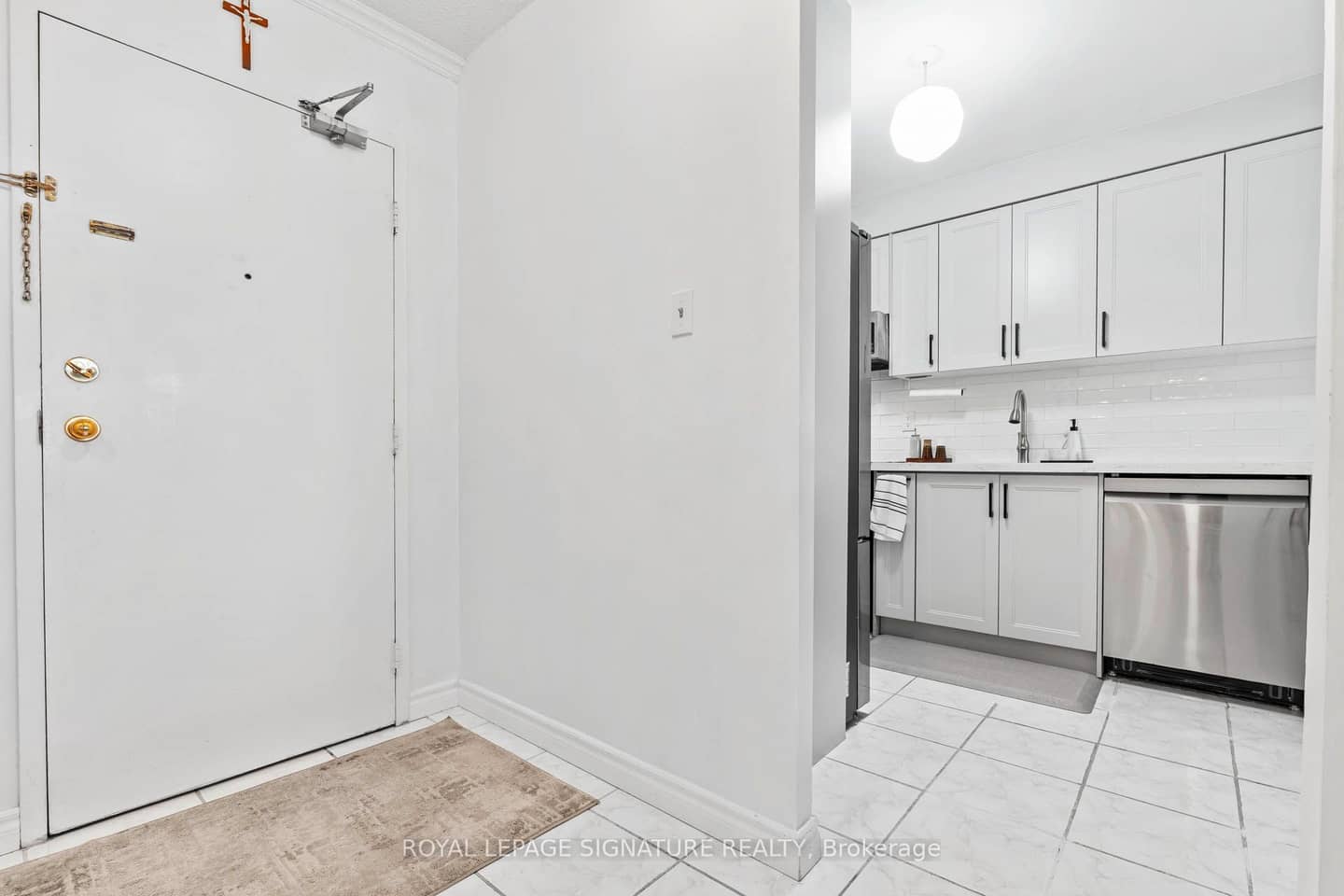238 Albion Road 607, Toronto, ON M9W 6A7