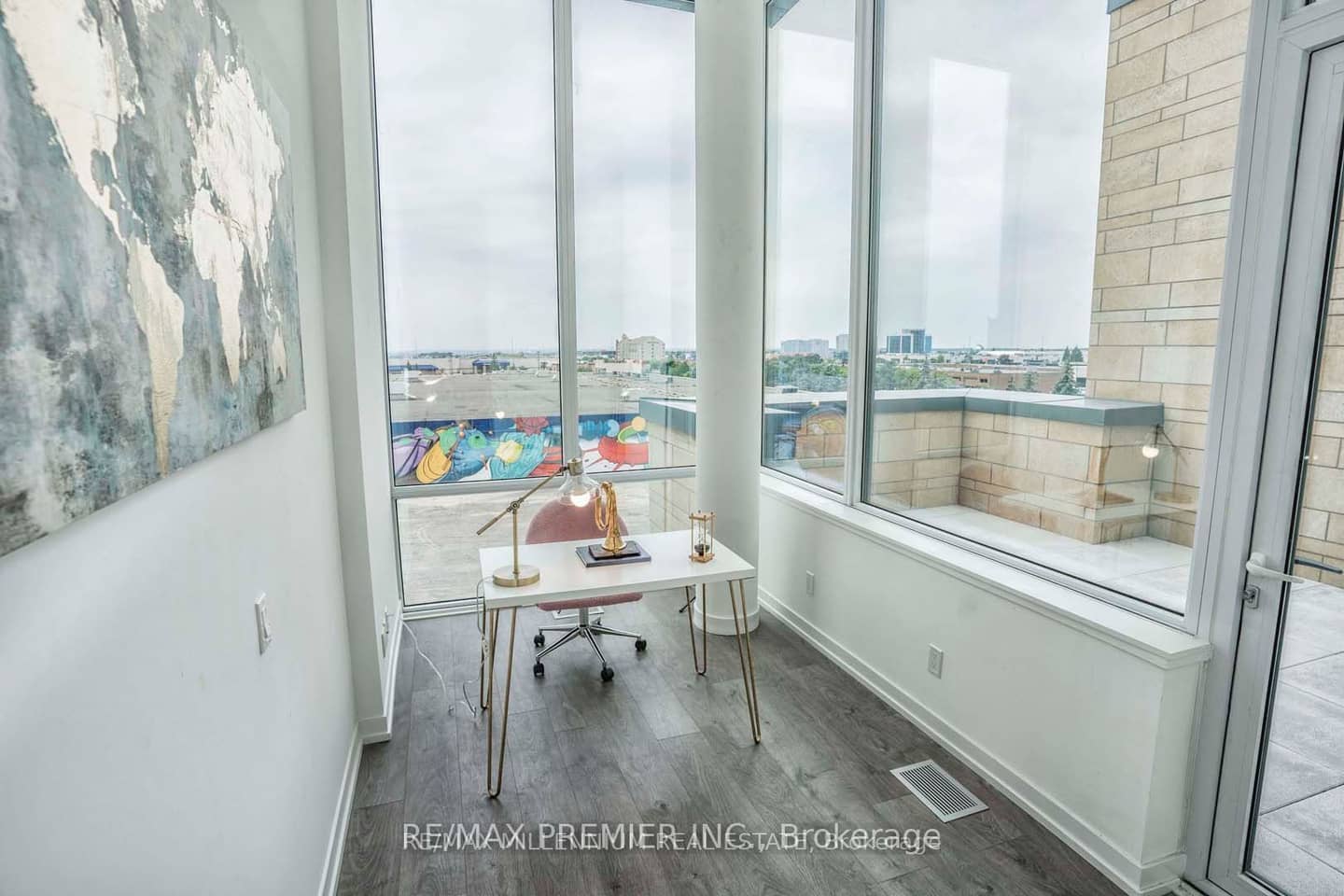7 Buttermill Avenue Th17, Vaughan, ON L4K 0M5