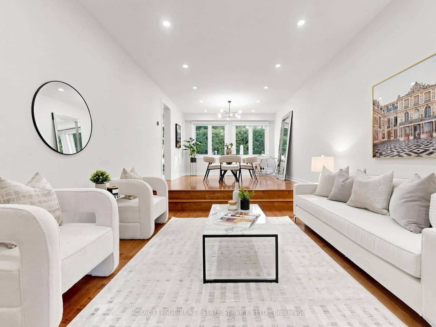 21 GLENMANOR Way, Vaughan, ON L4J 3A3
