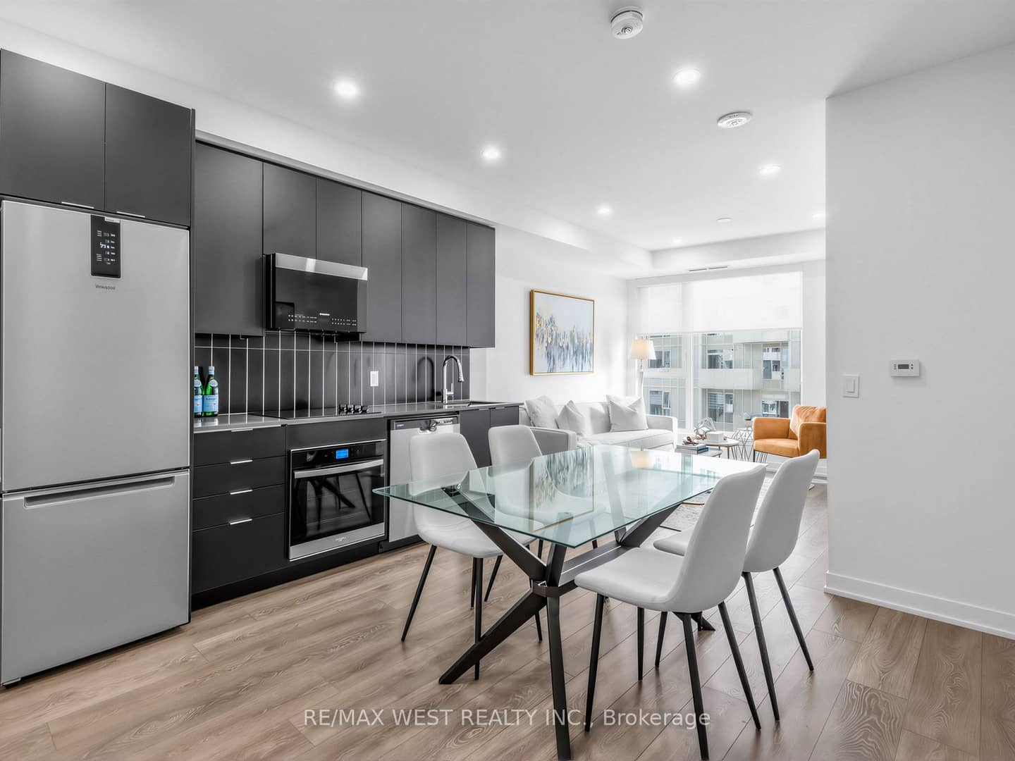 10 Abeja Street 1516, Vaughan, ON L4K 0R4