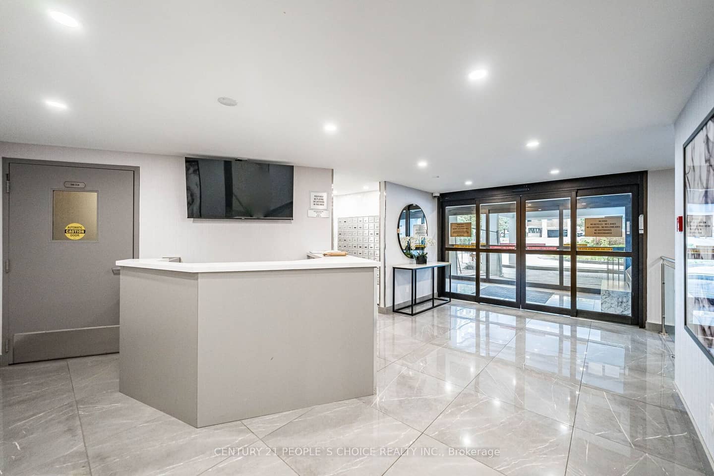 10 Edgecliffe Golfway 809, Toronto, ON M3C 3A3