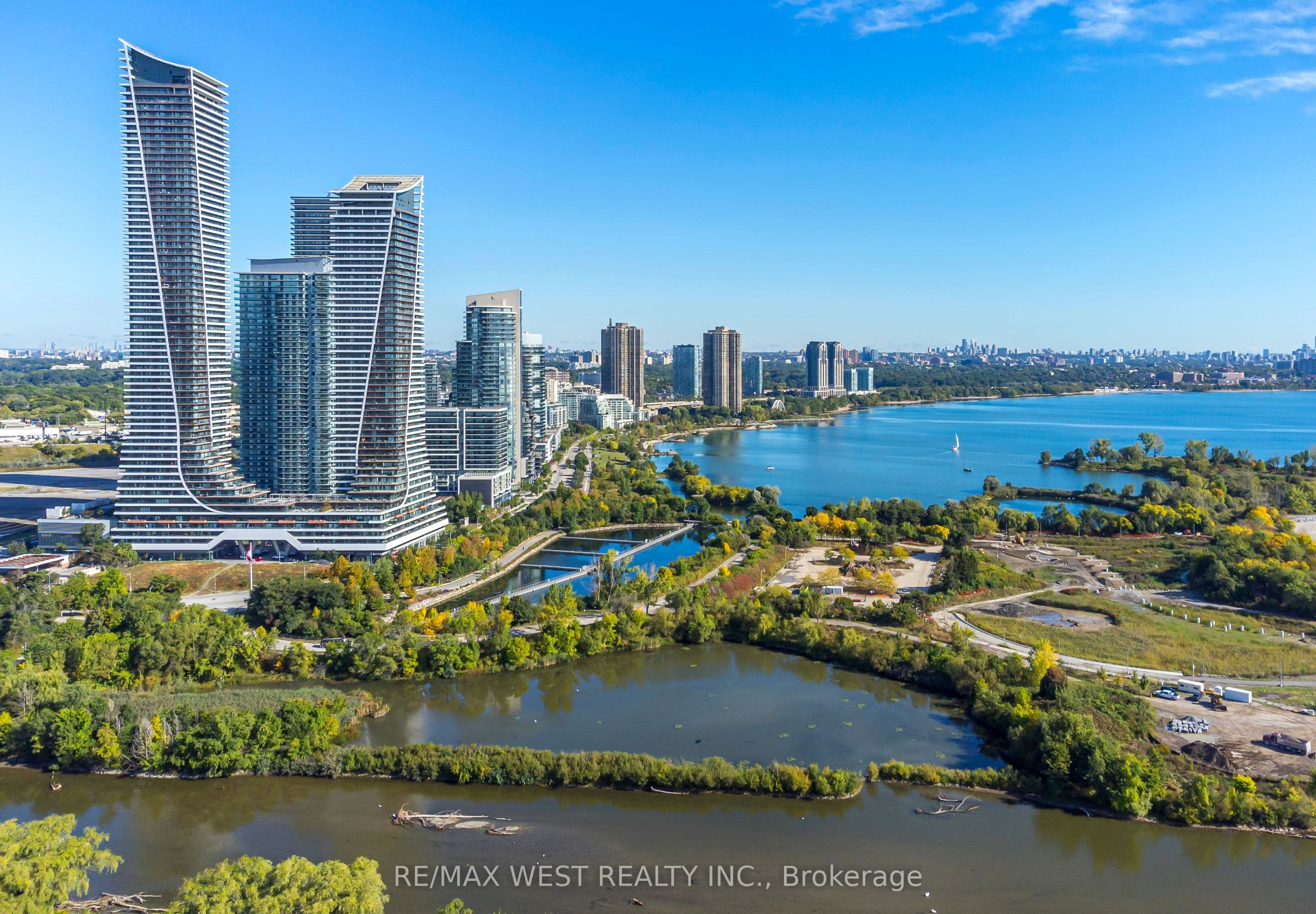 10 Park Lawn Road 1705, Toronto, ON M8Y 3H8