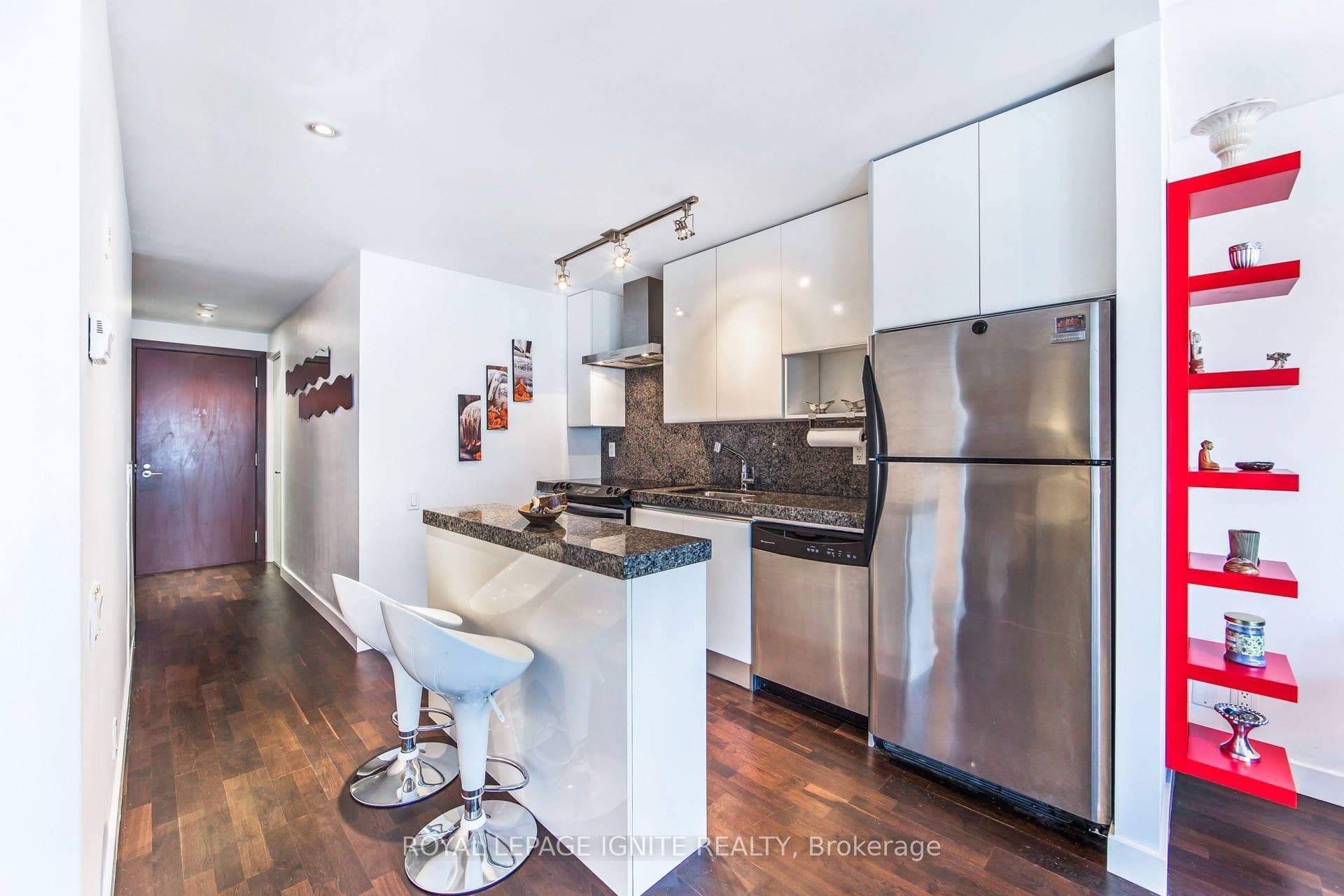 75 Portland Street 406, Toronto, ON M5V 2M9
